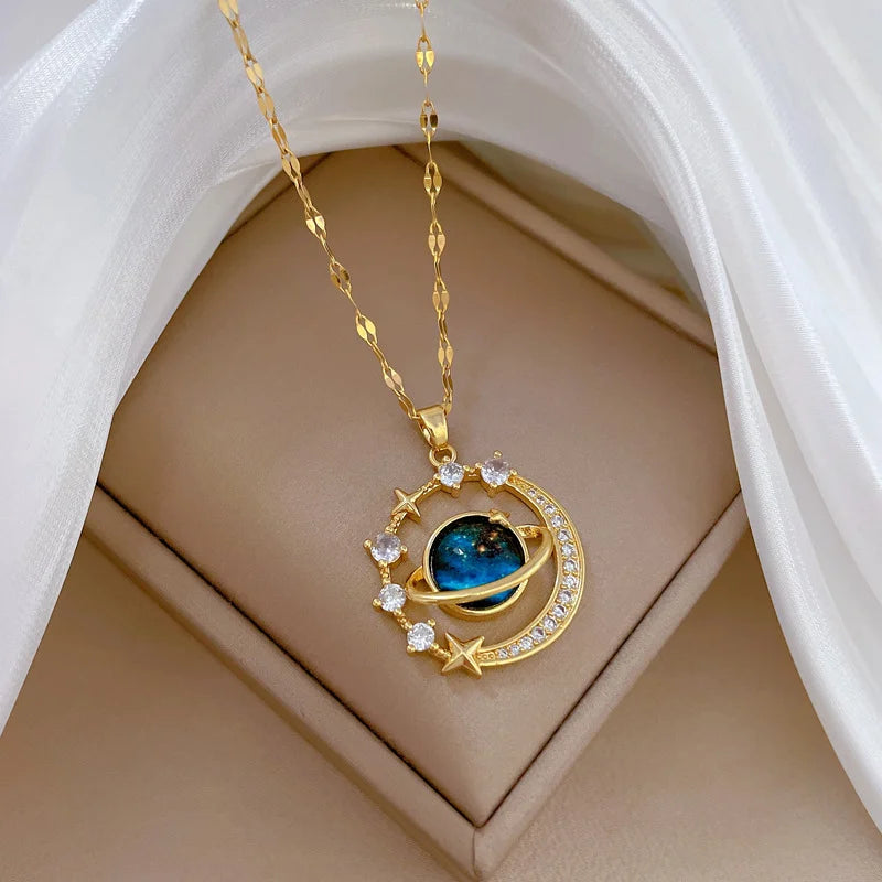 Collar con colgante de planeta