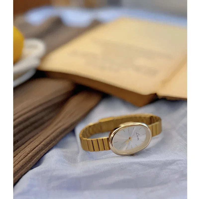 Reloj caja ovalada